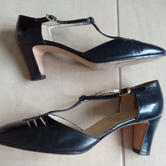 Vintage Salvatore Ferragamo Women's Black T-Strap Pumps - Picture 9 of 16